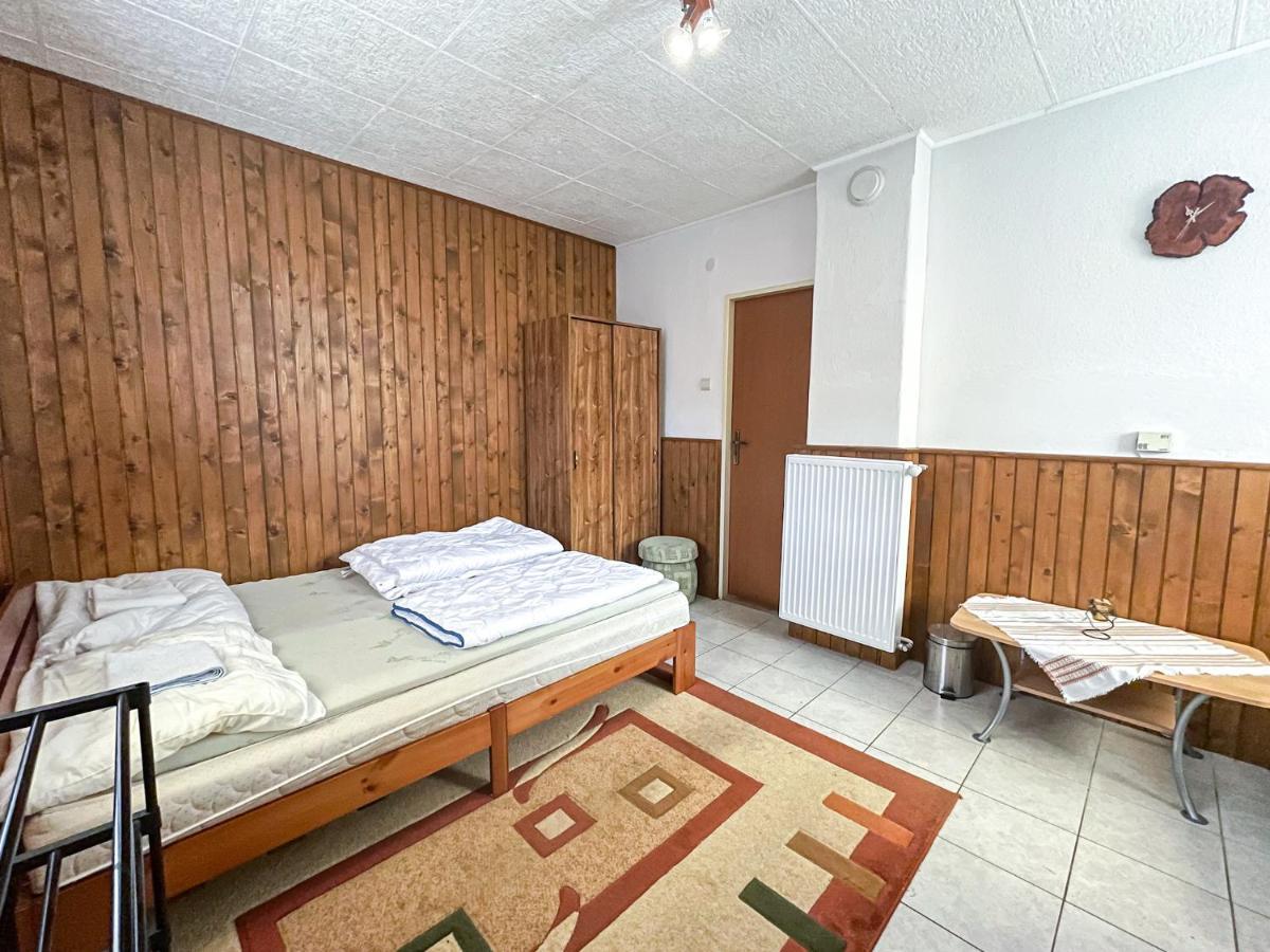 Privat Safi Apartment Liptovsky Mikulas Bagian luar foto